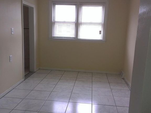 3rd image of 4025 Lawndale St