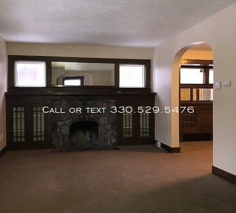 3rd image of 995 Diana Ave