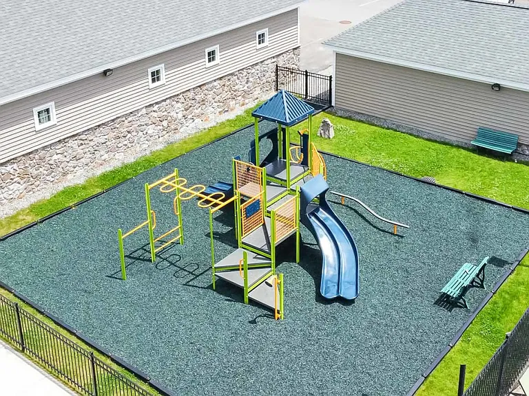 Village Green at Littleton — Photo 28