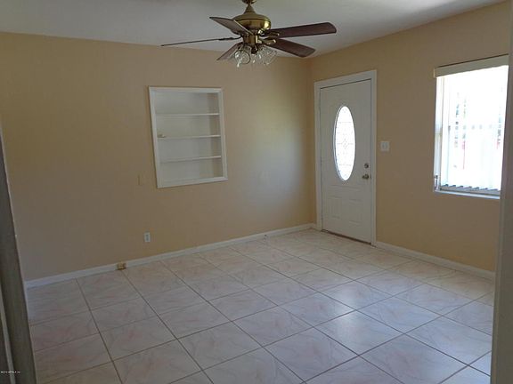 4th image of 5250 Helm Ave