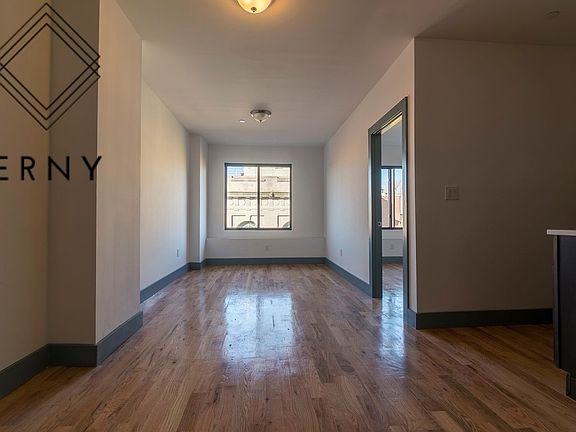 5th image of 476 Gates Ave #4X