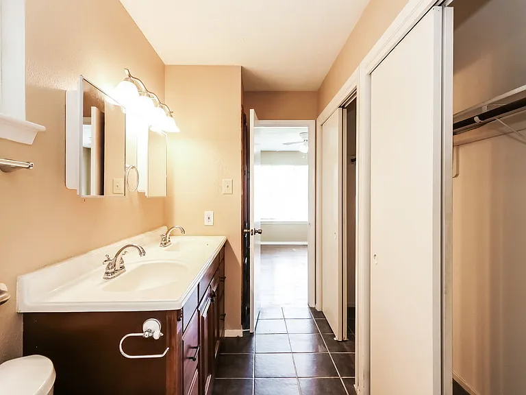 13427 Boonway Dr — Photo 12