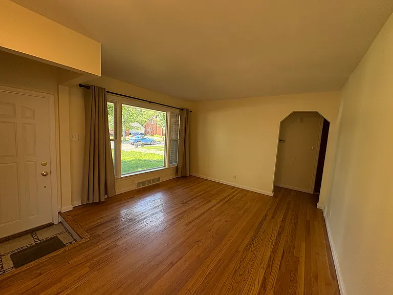 1726 Moran Ave — Photo 6