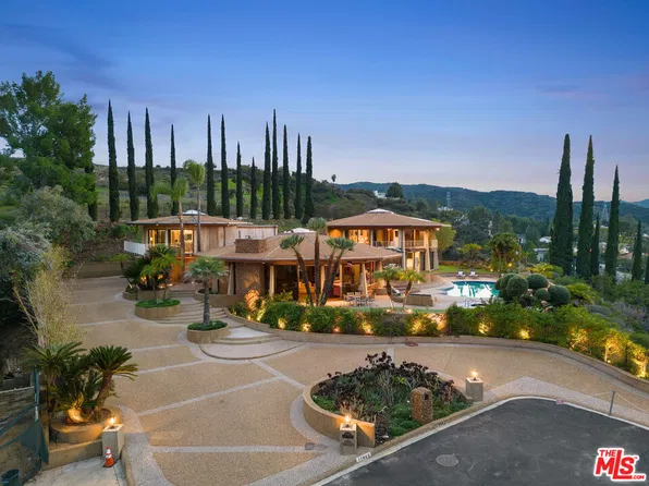 17862 Via Vallarta, Encino, CA 91316