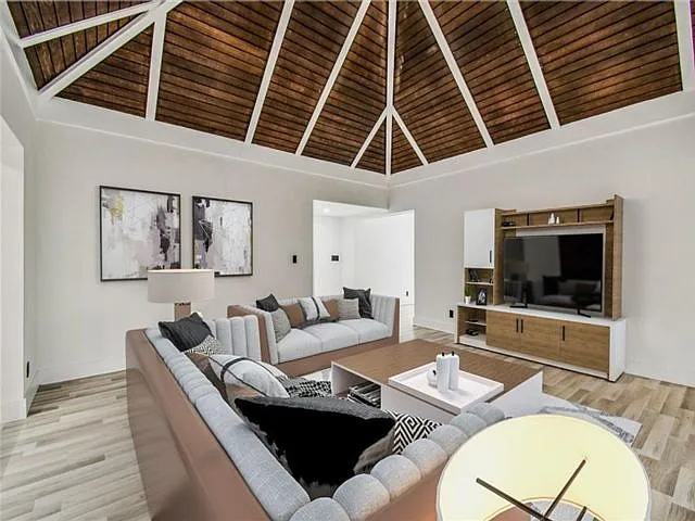 5704 S Travelers Palm Ln — Photo 14