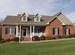 157 Stone Creek Dr, Statesville, NC 28625
