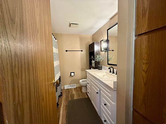 5th image of 2522 Hiawatha Rd