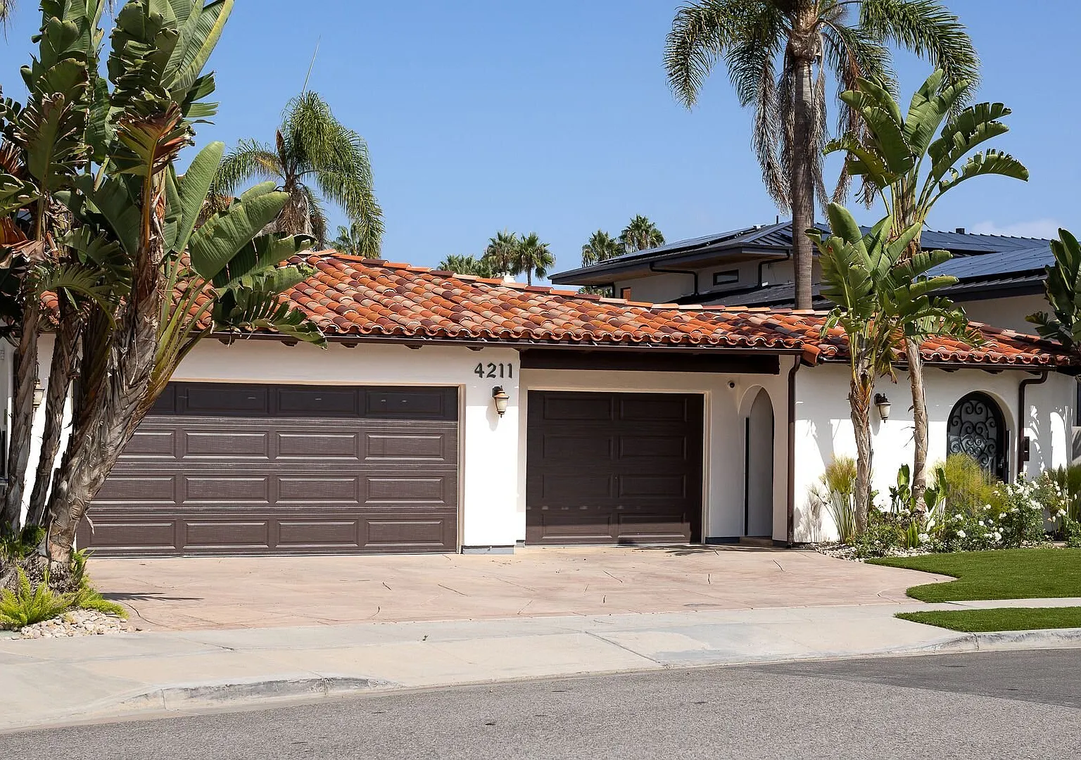 4 Bedroom + 4.5 Bathroom Boat Dock Home with Pool! | Mandalay Bay | Oxnard | Unfurnished — Photo 4