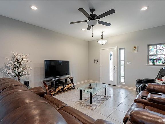 2nd image of 614 S Templo Dorado St