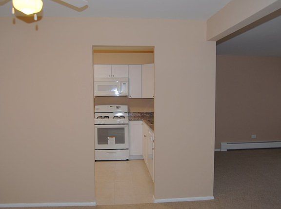 4th image of 693 E Fullerton Ave APT 104