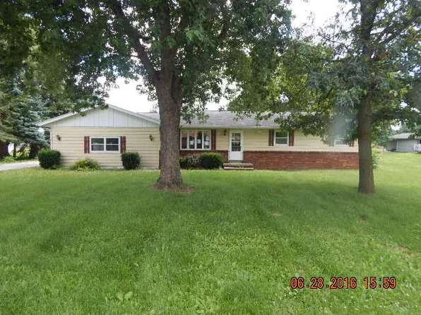28375 Woodside Dr, Rock Falls, IL 61071