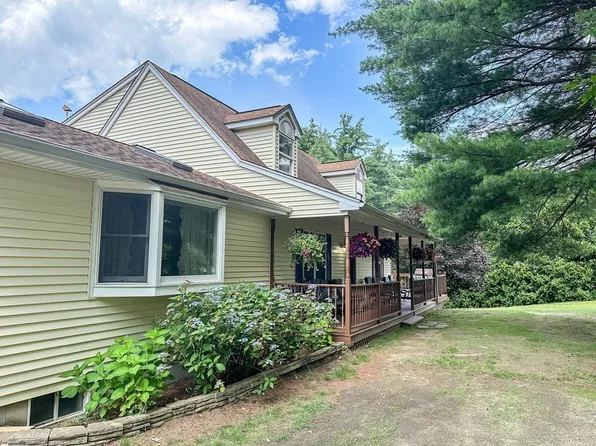 11 Desimone Dr, Palmer, MA 01069