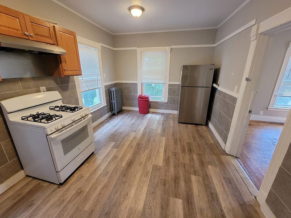 1st image of 578 Howard Ave #2