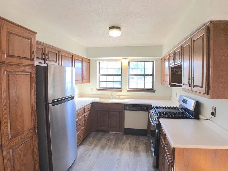 1099 Carmel Rd — Photo 10