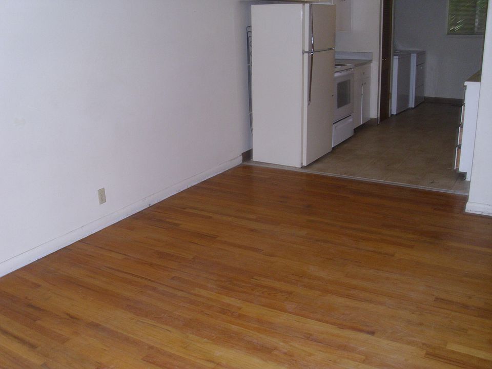 2nd image of 1038 Cragmore Dr