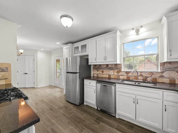 1509 Graham Dr, Tyler, TX 75701