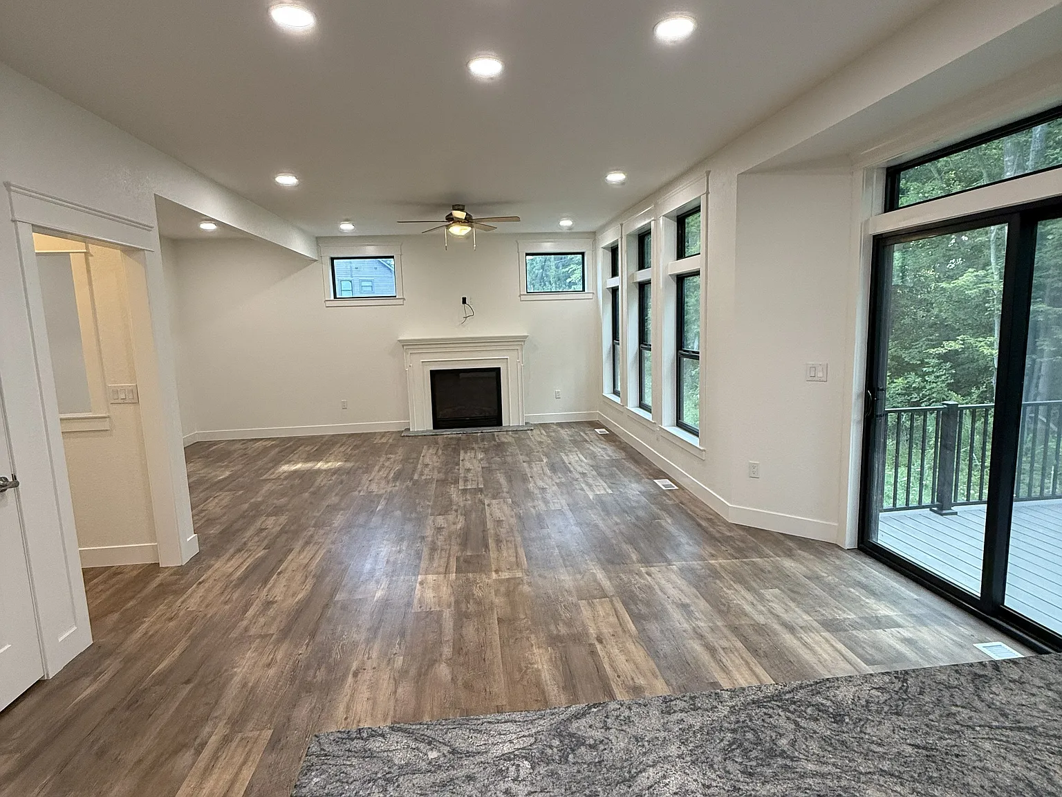 4 bed, 2.5 bath, 3232 sqft, $3,395 — Photo 3