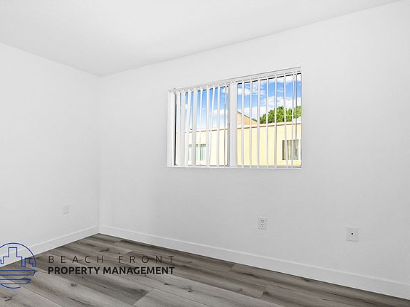 5th image of 14740 Erwin St APT 103