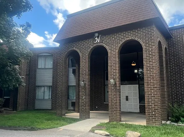 31 Washington Blvd, Mundelein, IL 60060