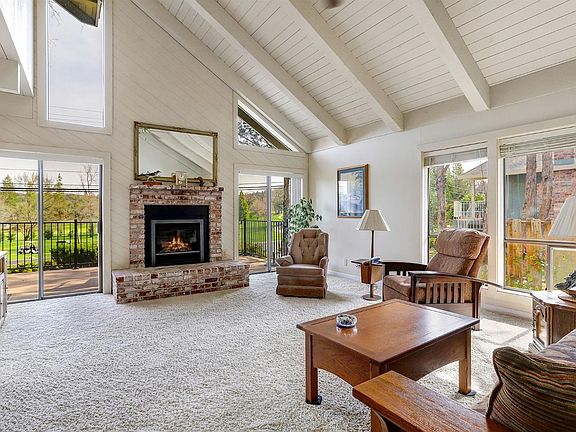 4th image of 18841 Lake Forest Dr