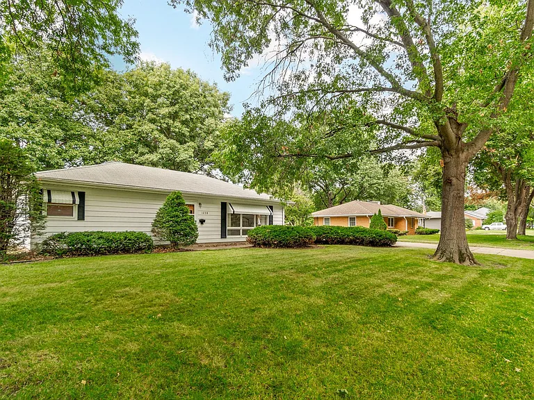 1238 S Hill Dr — Photo 22