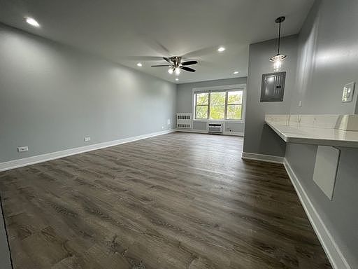 4th image of 1301 W Estes Ave APT 4W