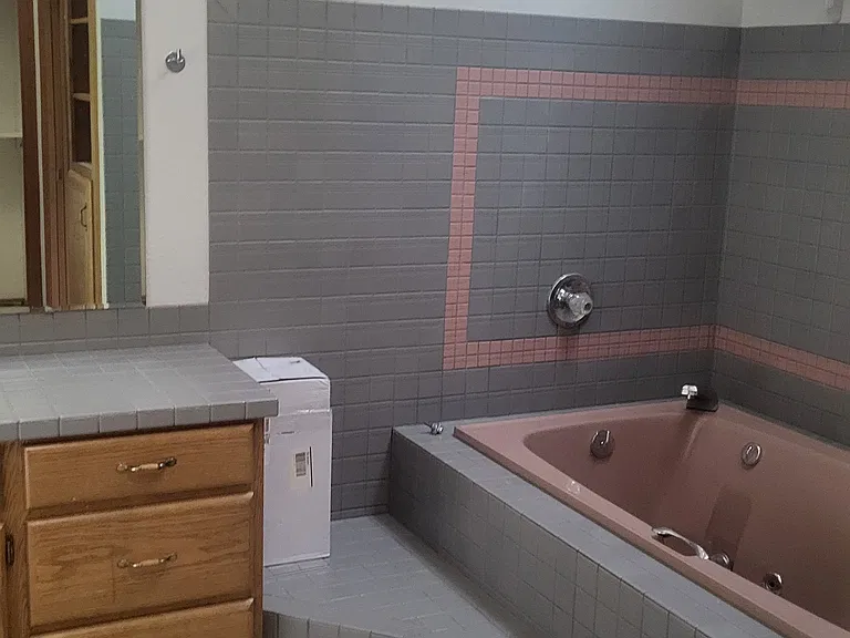 3827 Nassau Ave NE — Photo 14