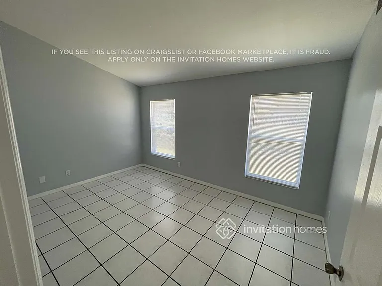 4228 SW 15th Pl — Photo 10
