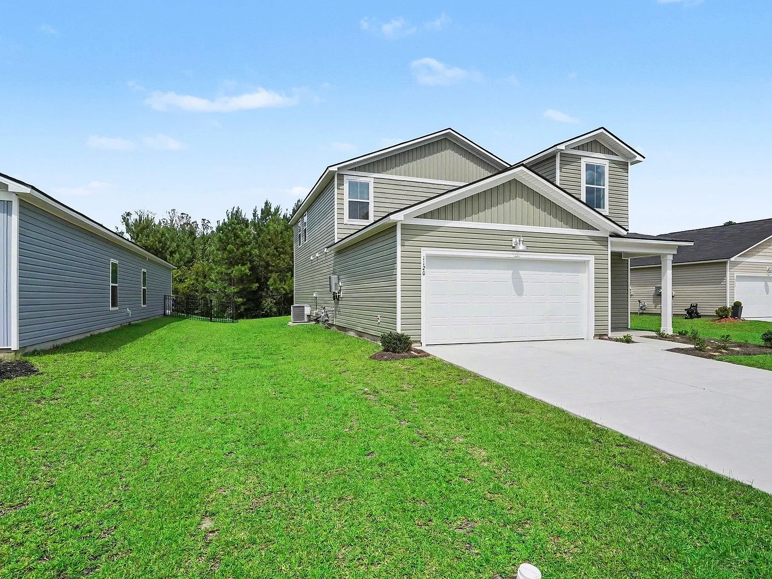 5 bed, 2.5 bath, 2345 sqft, $2,800 — Photo 3