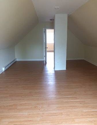 4th image of 194 Frank St #1