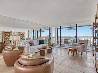 136 Lakeshore Dr APT 512, North Palm Beach, FL 33408