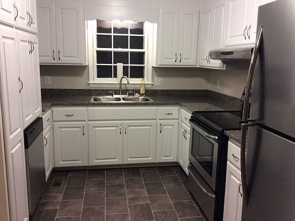 5th image of 3004 Poplar Cir