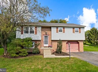 1389 Eden Rd, Lancaster, PA 17601