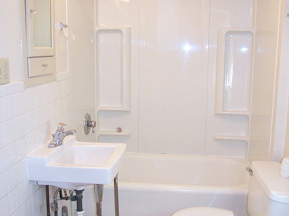 5th image of 221 N California St APT B