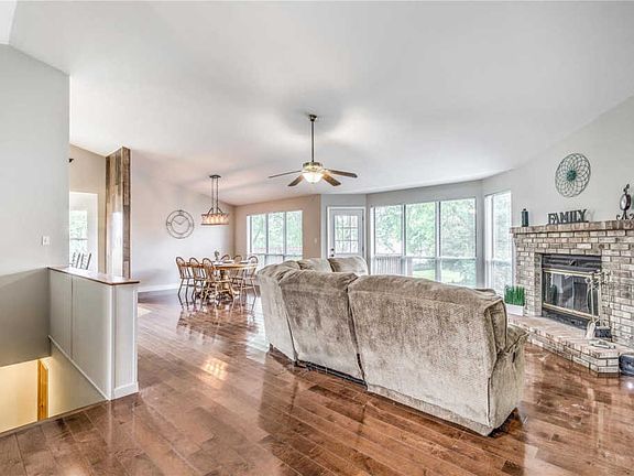3rd image of 3051 Wood Poppy Dr