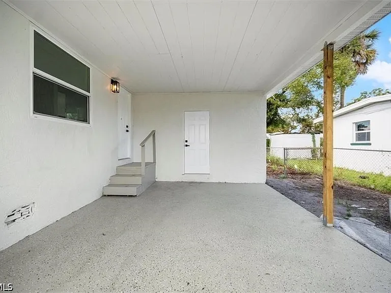 1644 Pawnee St — Photo 2