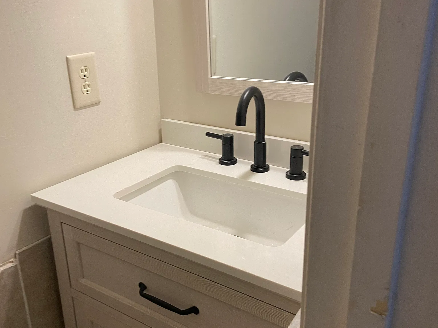 3 bed, 1.5 bath, 1500 sqft, $2,100 — Photo 1