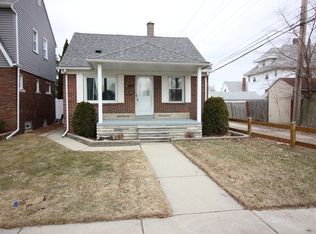 1028 Mollno St, Wyandotte, MI 48192