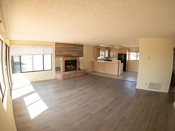 4th image of 914 Opal St