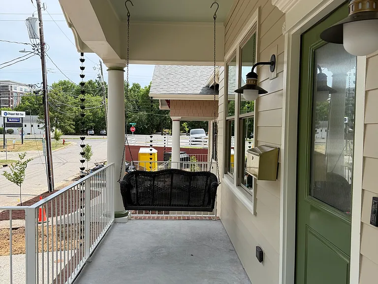 807 Rosehill Ave — Photo 3