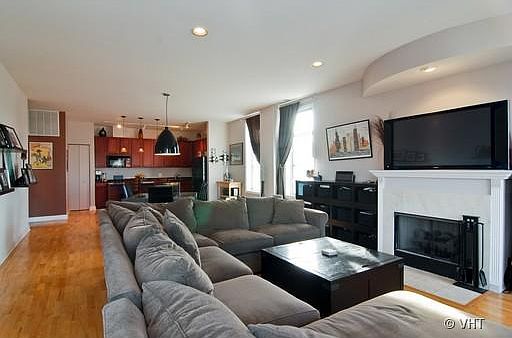 5th image of 950 W Huron St Unit 301