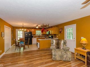 921 Beaver Lake Dr, Clarkesville, GA 30523