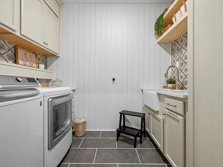 10810 Cornell St — Photo 16