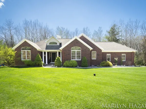 11793 Henrietta Dr NE, Rockford, MI 49341