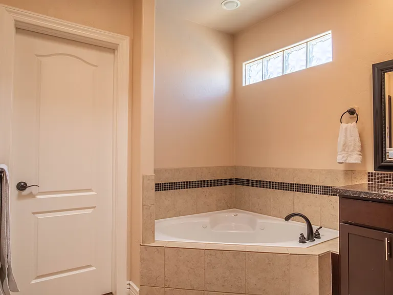 4210 Harp Ct #1 — Photo 27