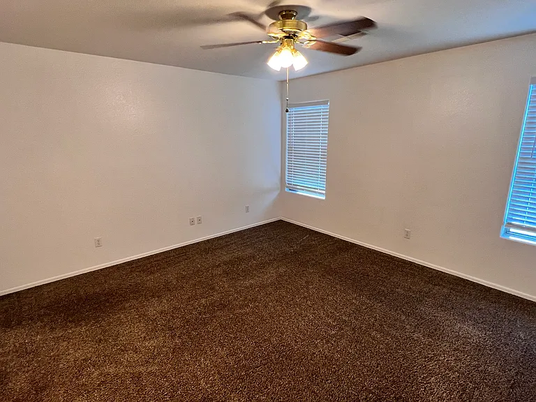 3041 W Horsham Dr — Photo 25