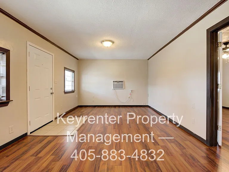 3607 SW 12th St — Photo 9