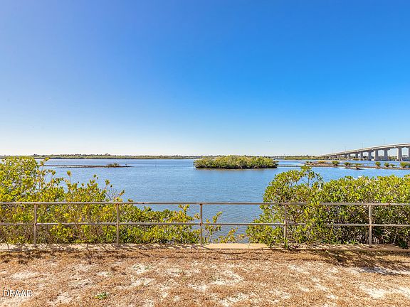 5th image of 3600 S Peninsula Dr APT 7