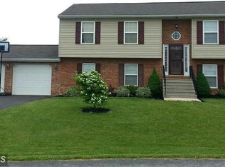 15280 Cobble Dr, Greencastle, PA 17225