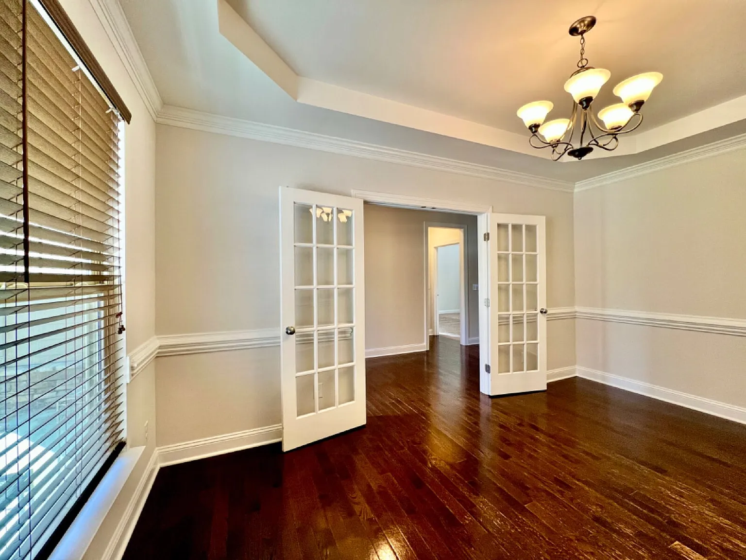 4 bed, 3.5 bath, 3476 sqft, $5,000 — Photo 4